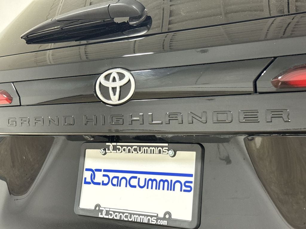 2025 Toyota Grand Highlander LE