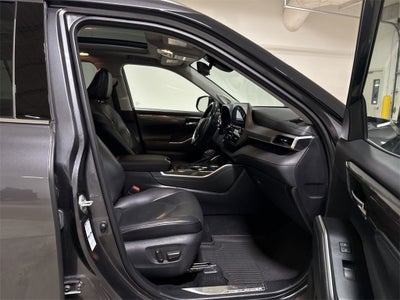 2021 Toyota Highlander Hybrid Platinum