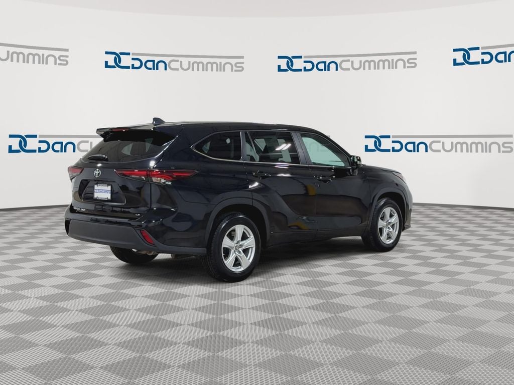 2024 Toyota Highlander LE