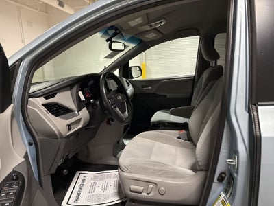 2016 Toyota Sienna L
