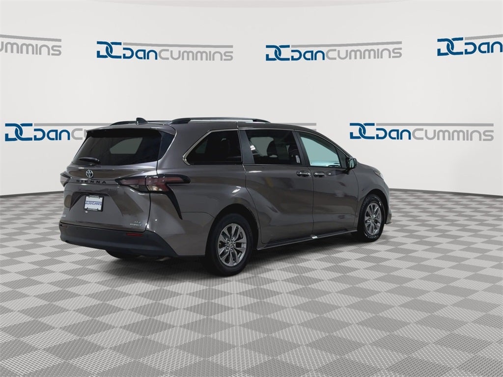 2024 Toyota Sienna XLE