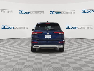 2024 Mitsubishi Outlander SE