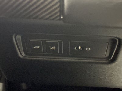 2017 Land Rover Range Rover Sport 5.0L V8 Supercharged SVR