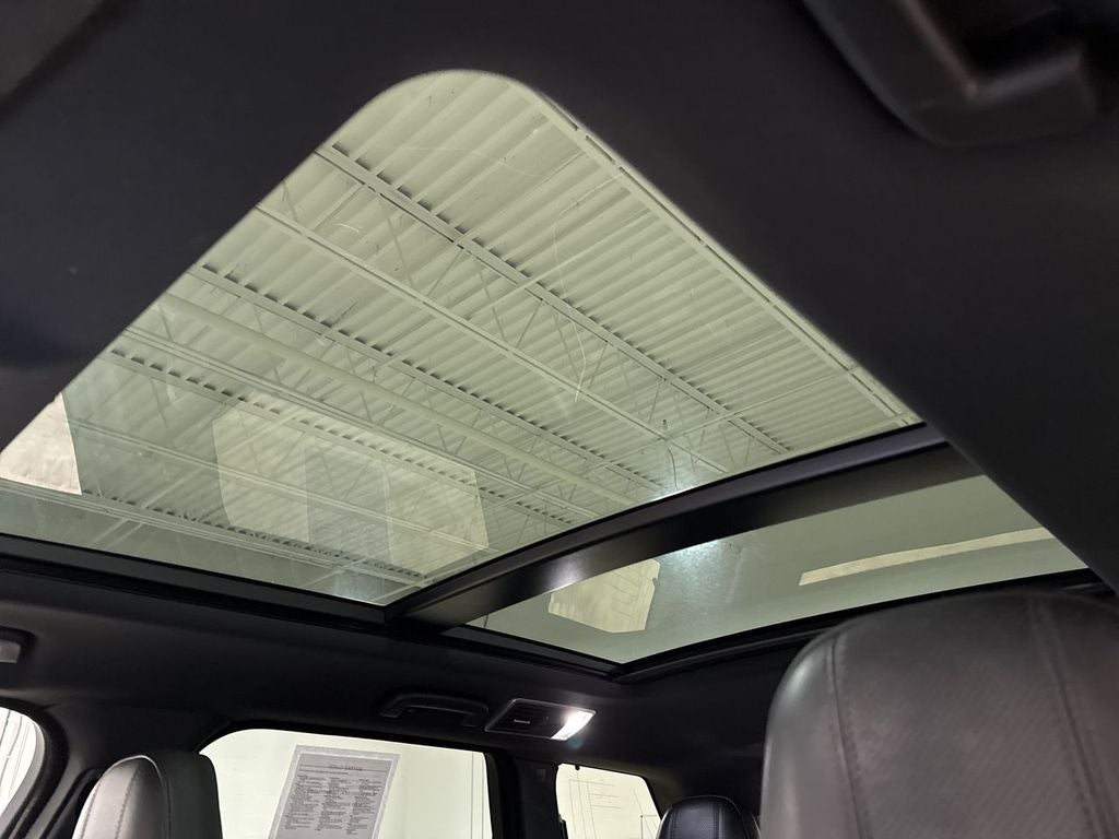 2017 Land Rover Range Rover Sport 5.0L V8 Supercharged SVR