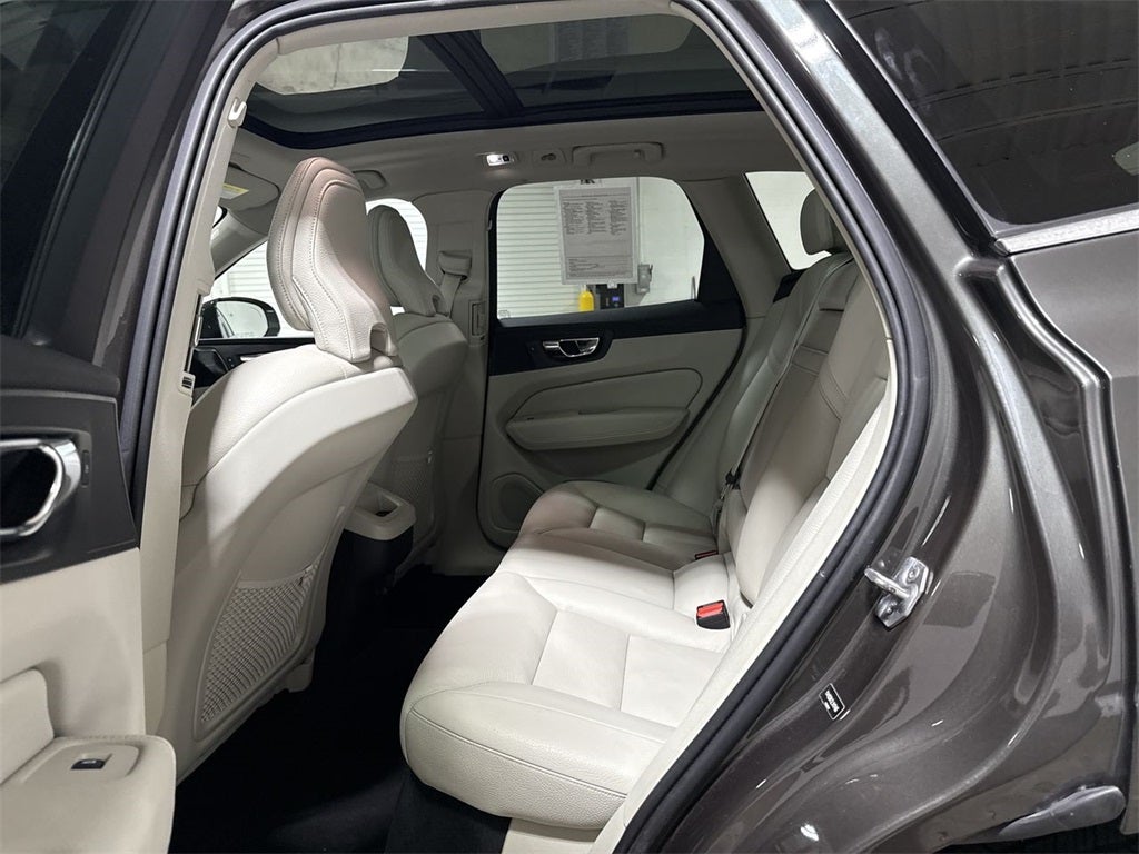 2020 Volvo XC60 T5 Momentum