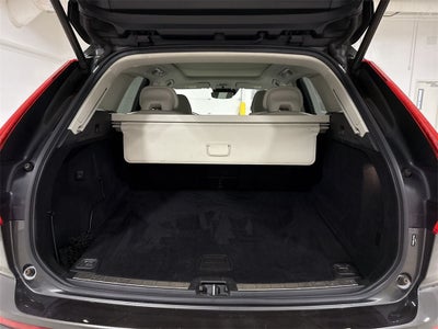 2020 Volvo XC60 T5 Momentum