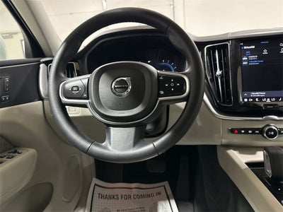 2022 Volvo XC60 B5 Momentum