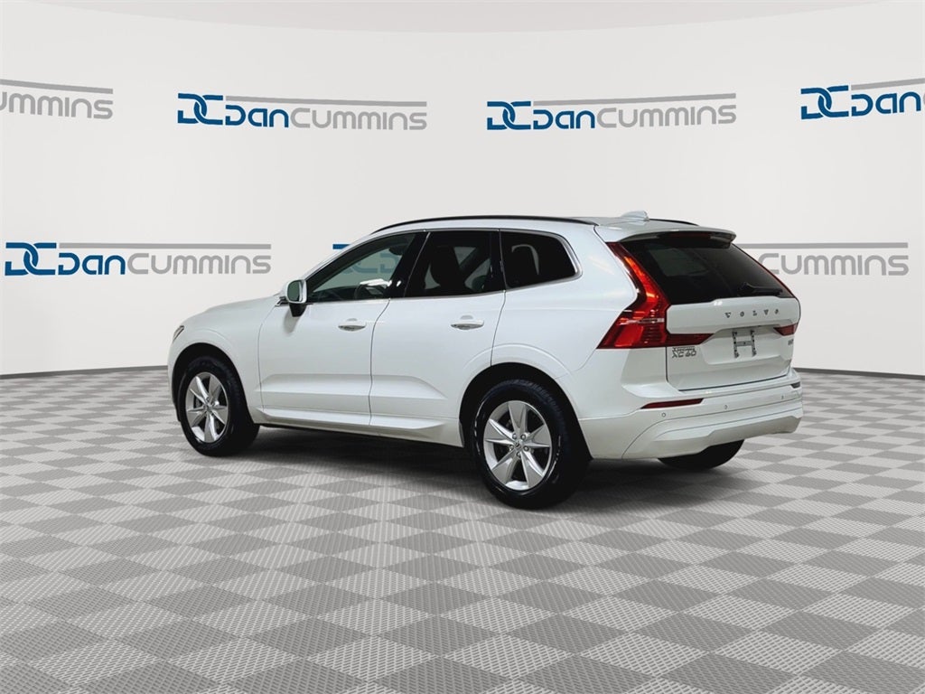 2022 Volvo XC60 B5 Momentum