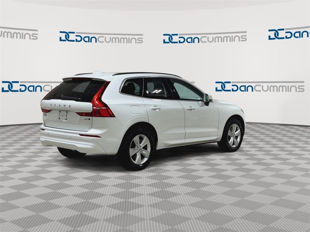 2022 Volvo XC60 B5 Momentum