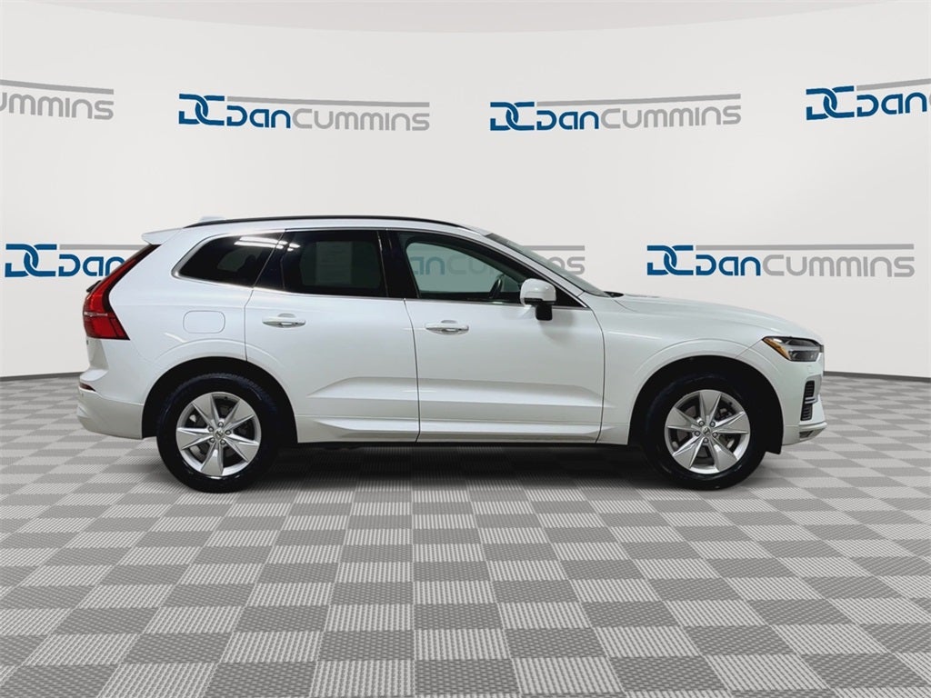 2022 Volvo XC60 B5 Momentum