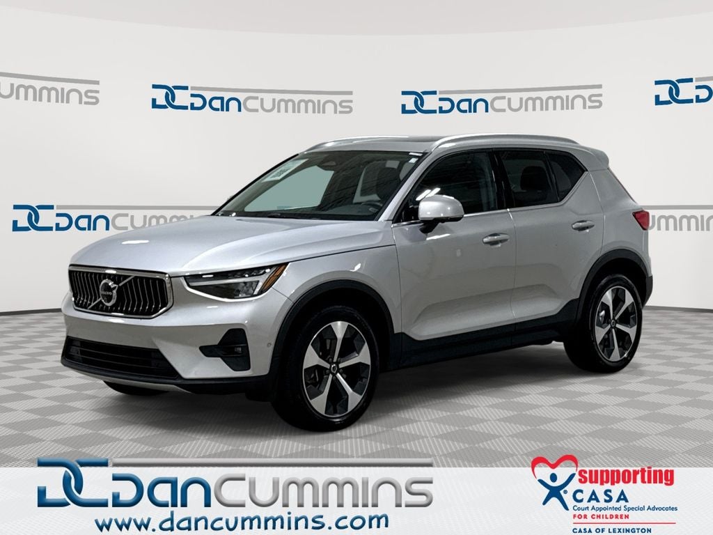 2024 Volvo XC40 B5 Plus Bright Theme