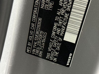 2024 Volvo XC40 B5 Plus Bright Theme