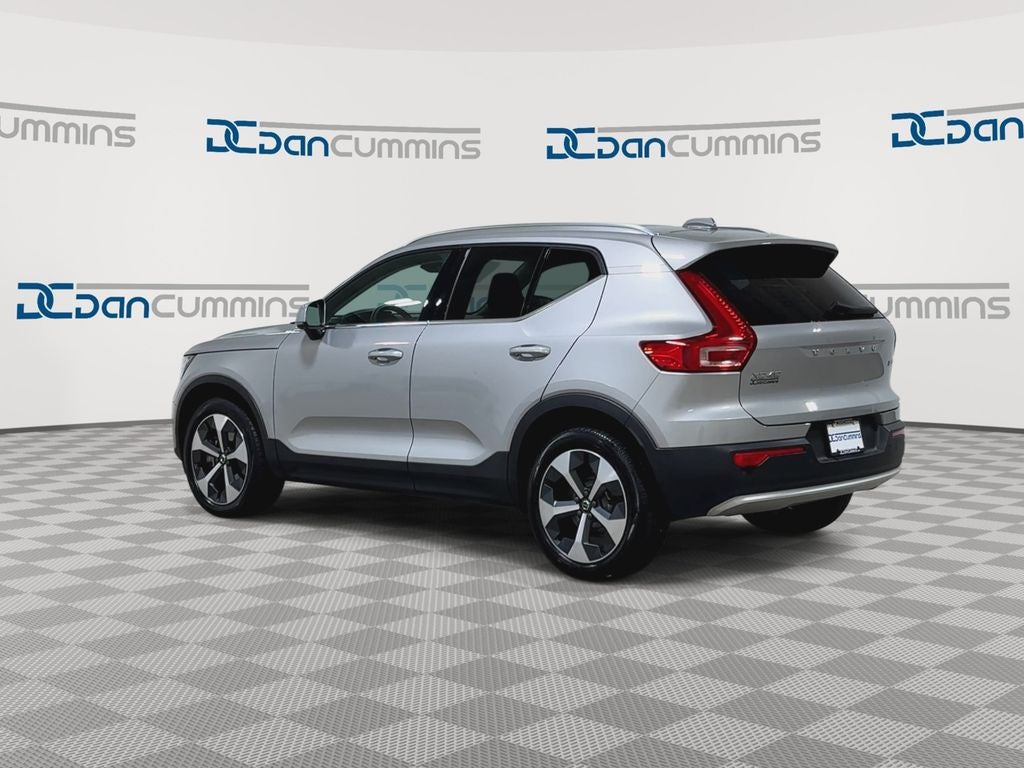 2024 Volvo XC40 B5 Plus Bright Theme
