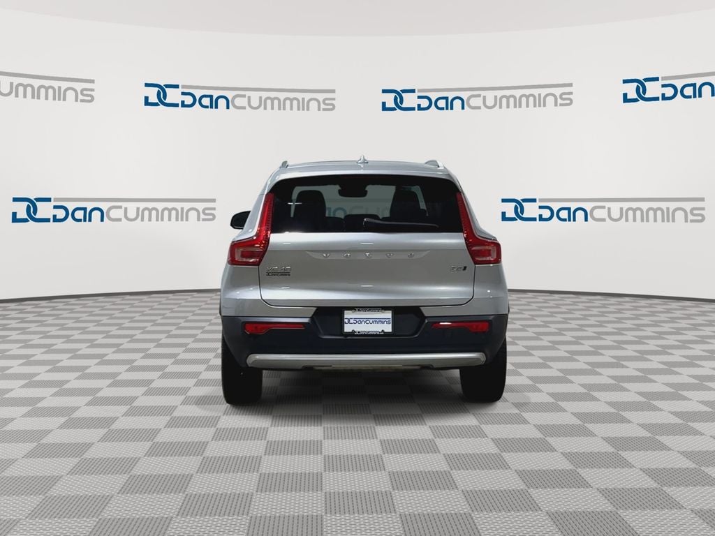 2024 Volvo XC40 B5 Plus Bright Theme