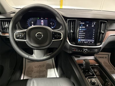 2025 Volvo V60 Cross Country B5 Plus