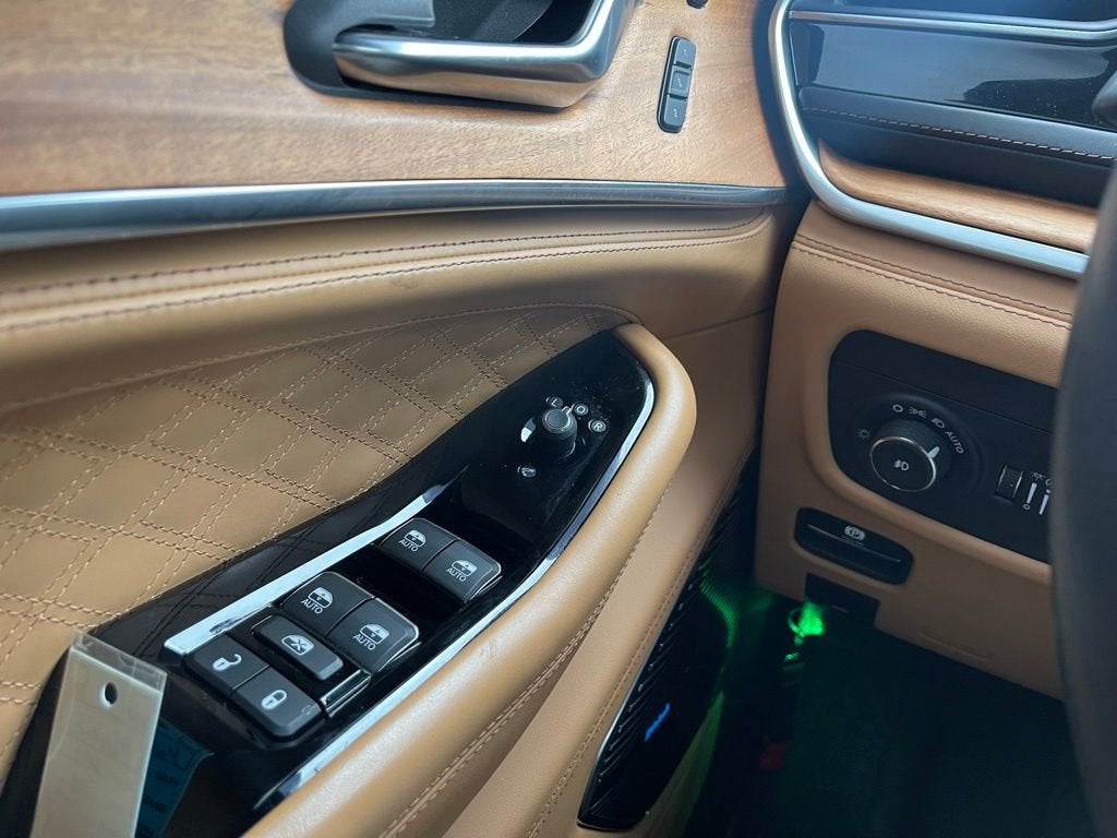 2023 Jeep Grand Cherokee Summit Reserve