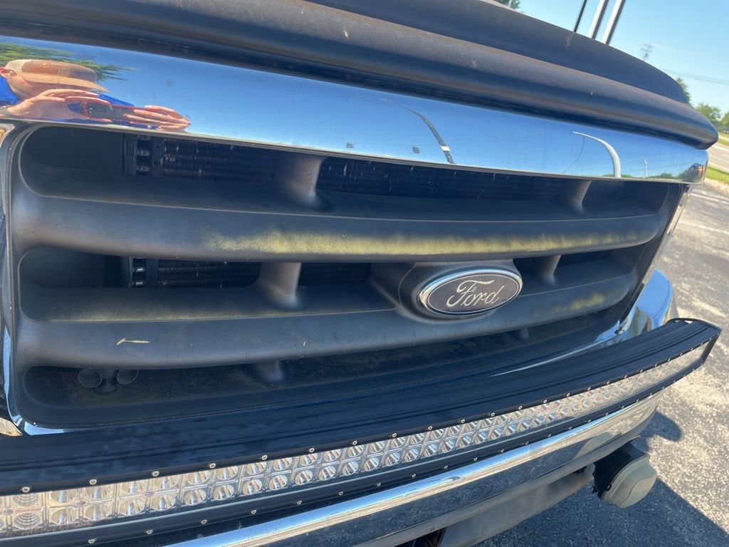 2004 Ford Super Duty F-350 SRW XL