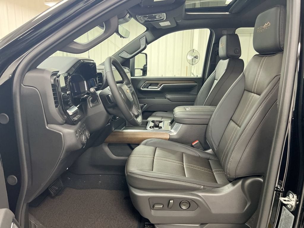 2026 Chevrolet Silverado 3500 HD High Country DRW