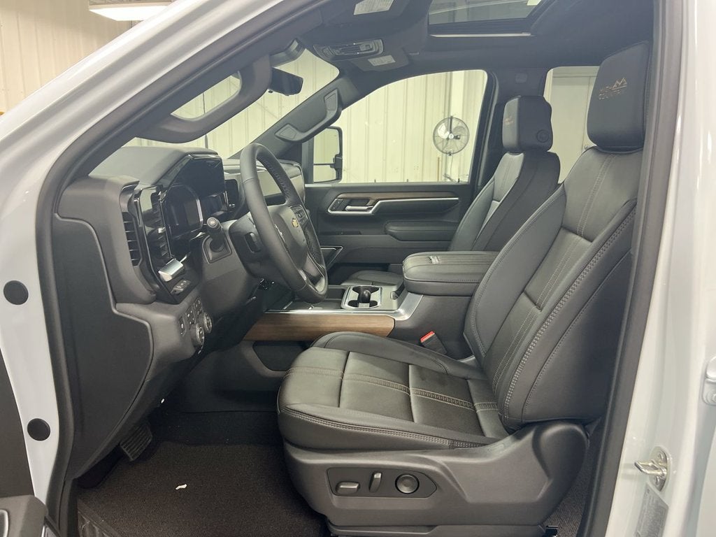 2026 Chevrolet Silverado 3500 HD High Country DRW
