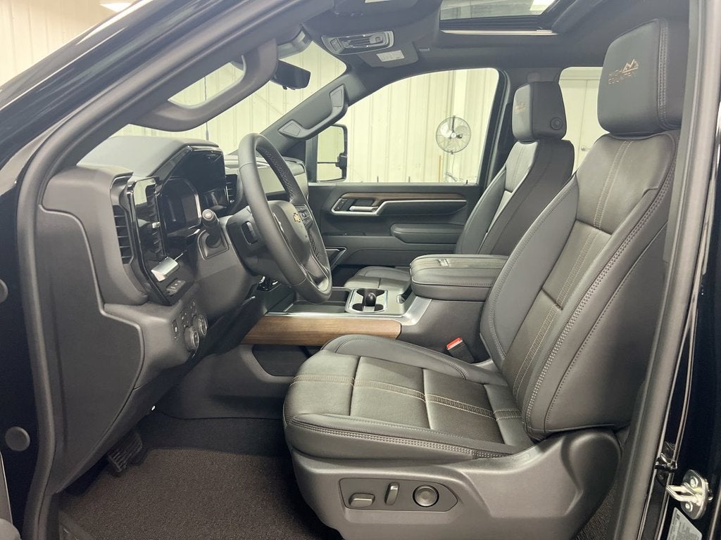 2026 Chevrolet Silverado 3500 HD High Country DRW