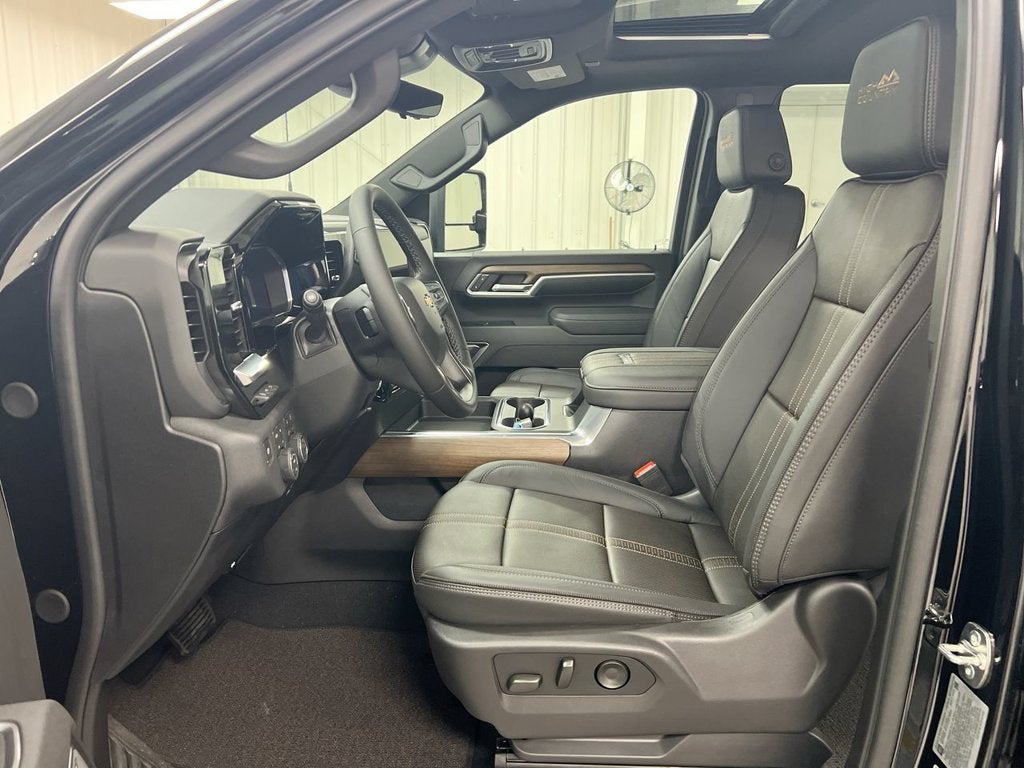 2026 Chevrolet Silverado 3500 HD High Country DRW