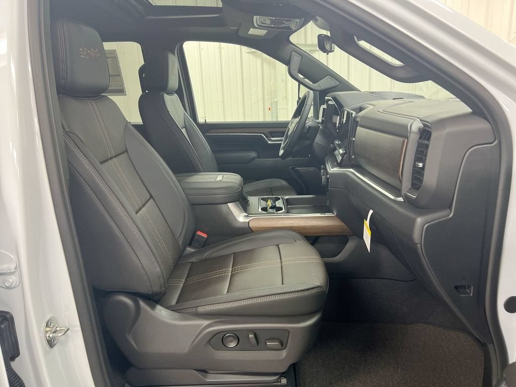 2026 Chevrolet Silverado 3500 HD High Country DRW