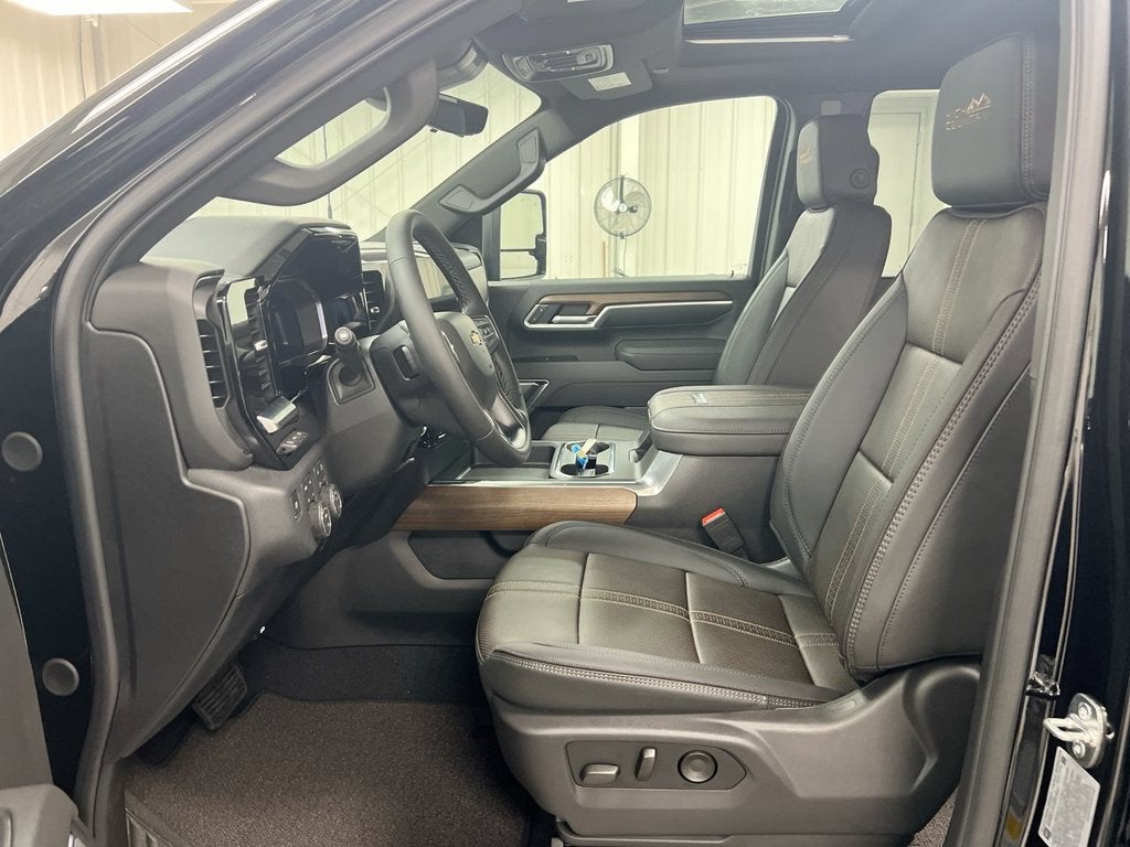 2026 Chevrolet Silverado 3500 HD High Country DRW