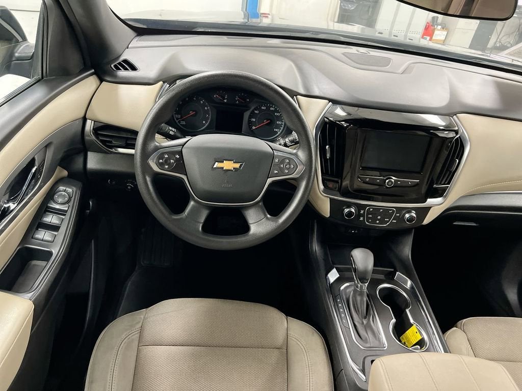2022 Chevrolet Traverse LS