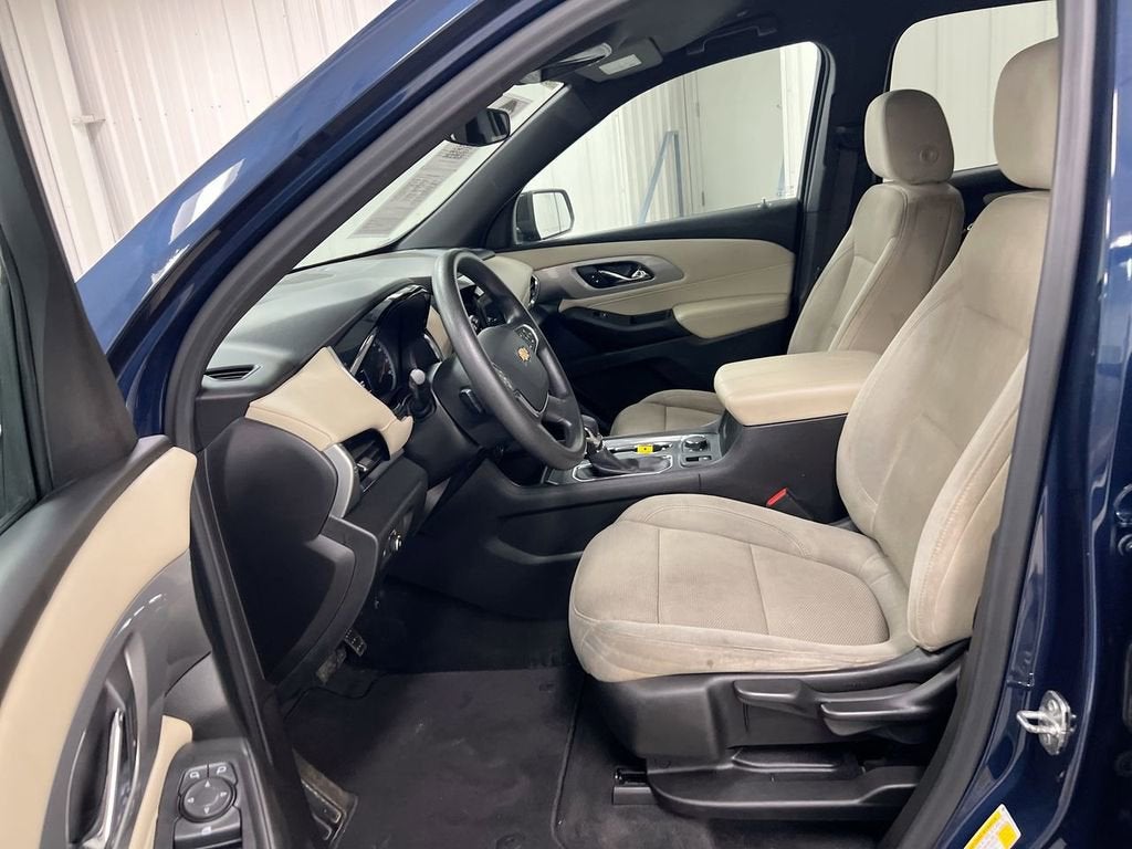 2022 Chevrolet Traverse LS