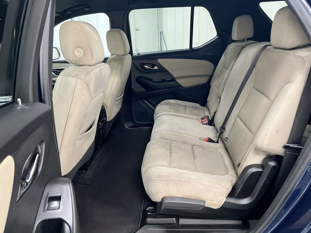 2022 Chevrolet Traverse LS