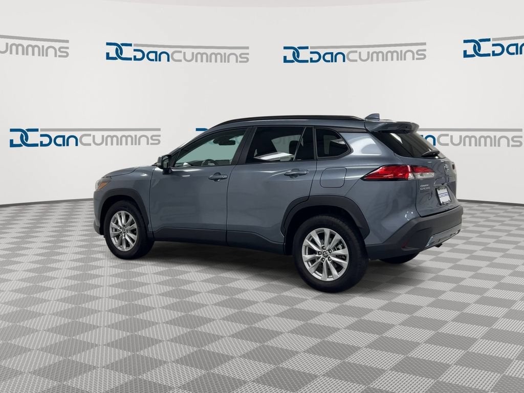 2023 Toyota Corolla Cross LE