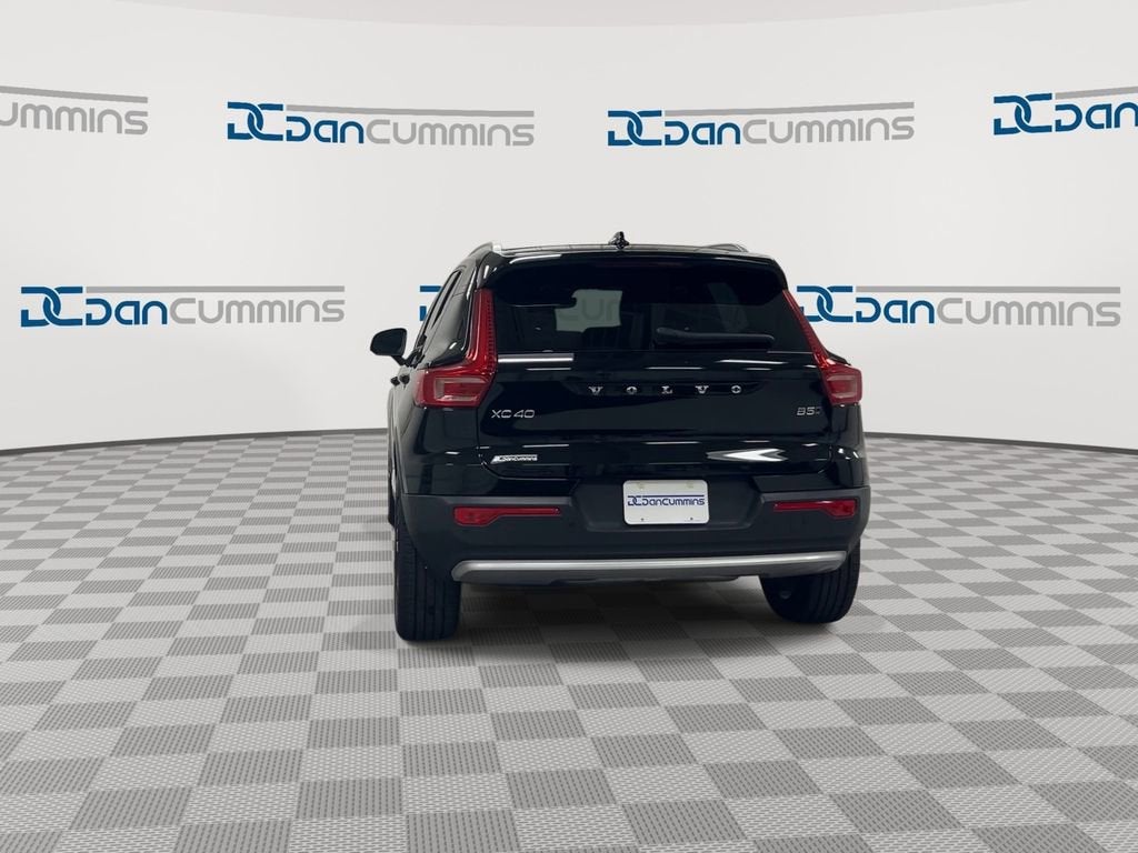 2023 Volvo XC40 Core