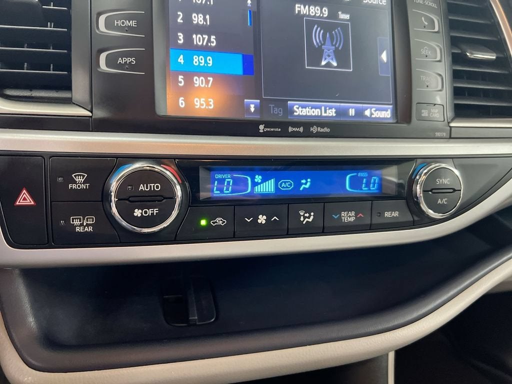 2018 Toyota Highlander SE