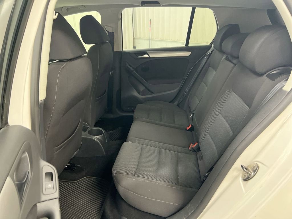 2011 Volkswagen Golf 4dr HB Auto