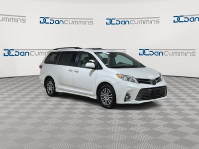 2018 Toyota Sienna XLE Auto Access Seat
