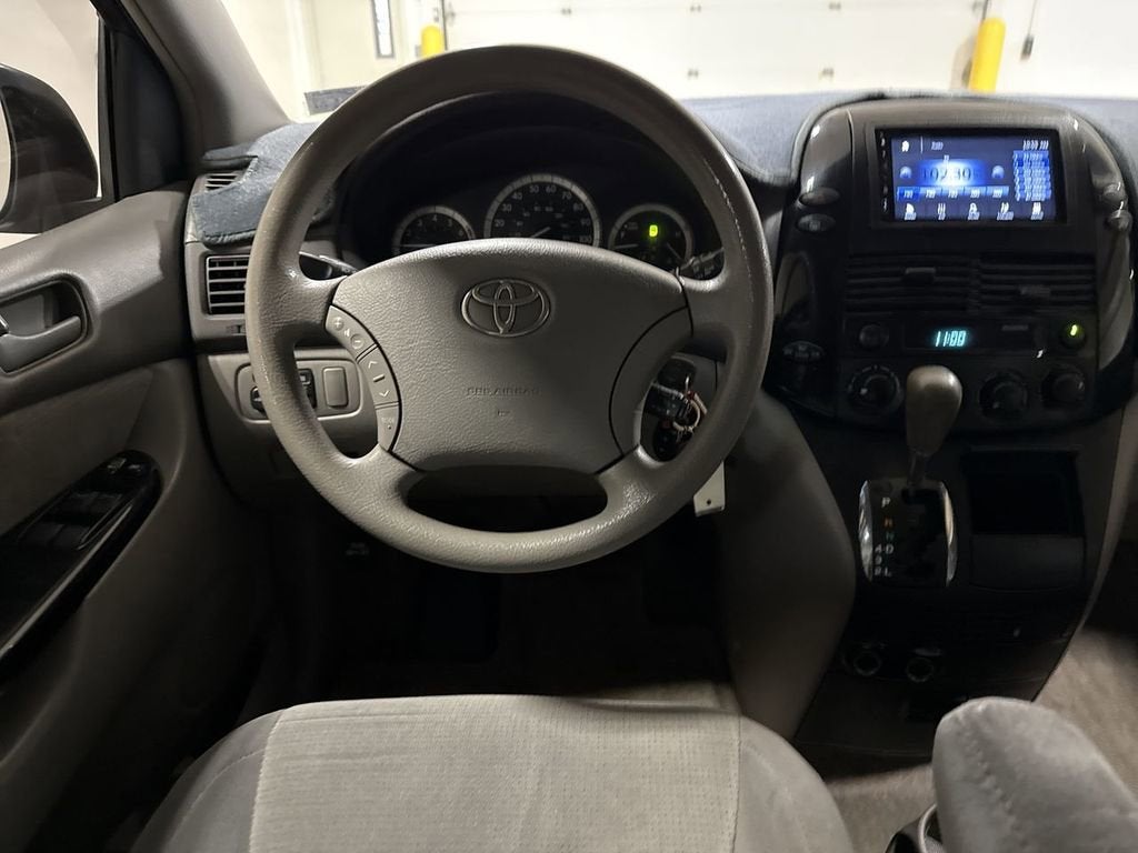 2005 Toyota Sienna CE