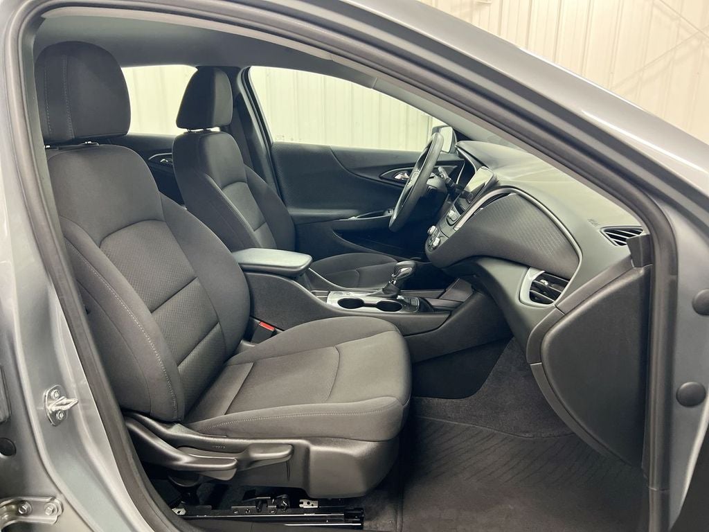 2023 Chevrolet Malibu LS