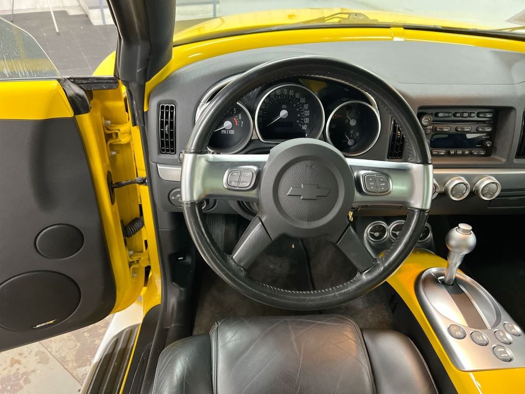 2004 Chevrolet SSR Base