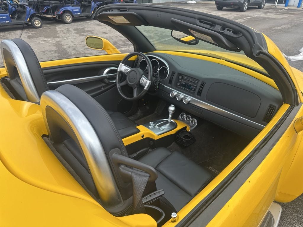 2004 Chevrolet SSR Base