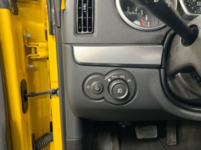 2004 Chevrolet SSR Base