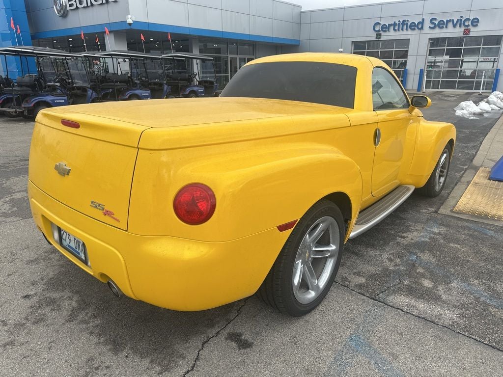 2004 Chevrolet SSR Base