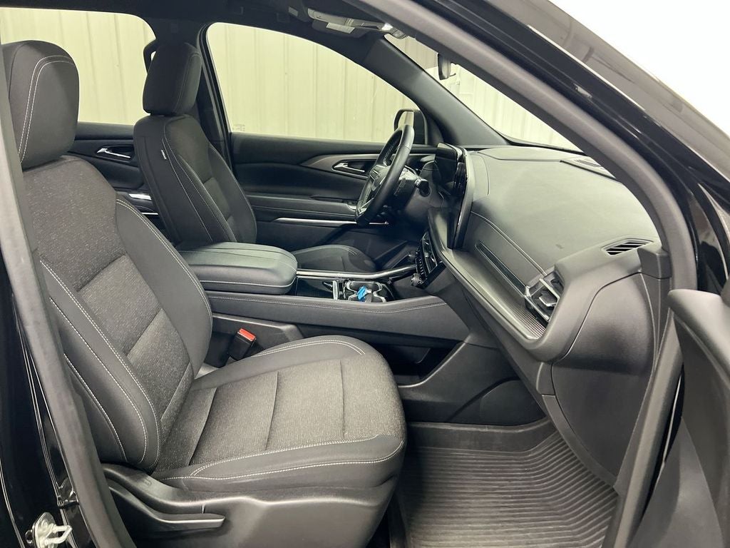 2024 Chevrolet Traverse LS