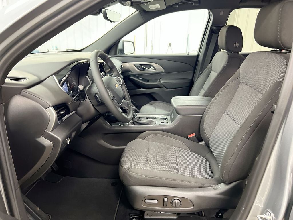 2023 Chevrolet Traverse LT