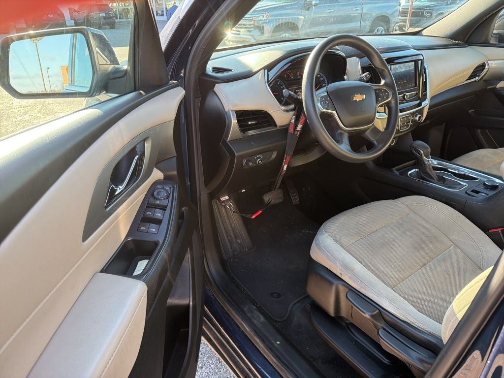 2022 Chevrolet Traverse LS