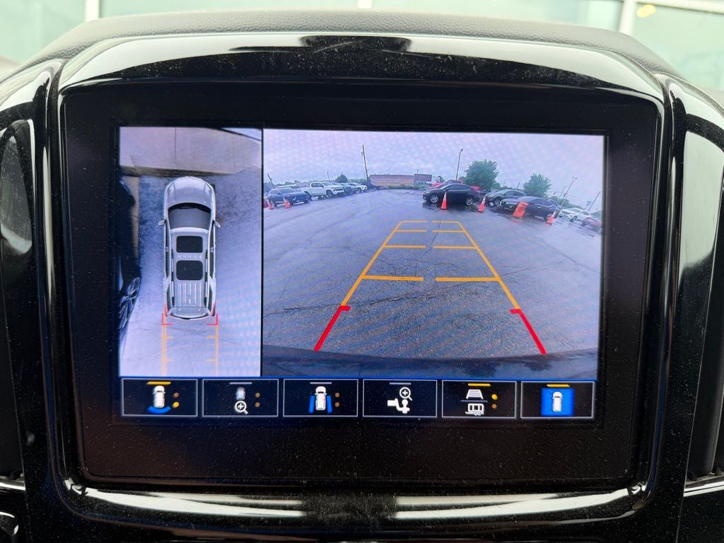 2022 Chevrolet Traverse LT
