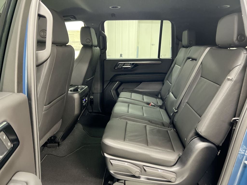 2025 Chevrolet Suburban LT