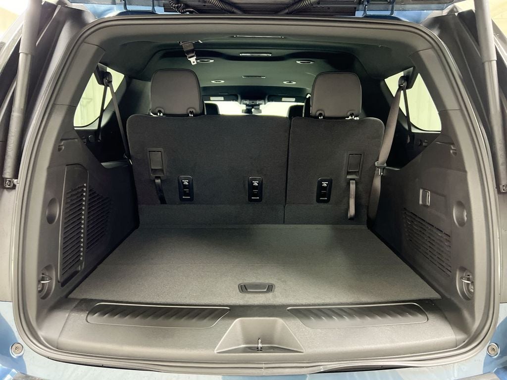 2025 Chevrolet Suburban LT