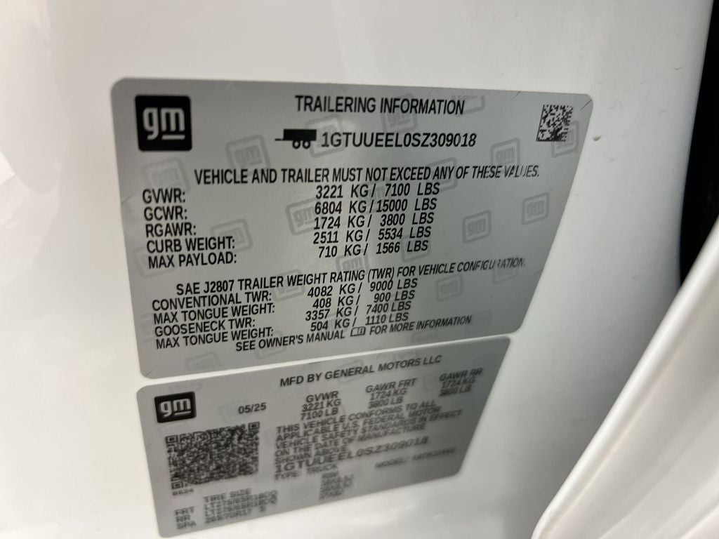 2025 GMC Sierra 1500 AT4