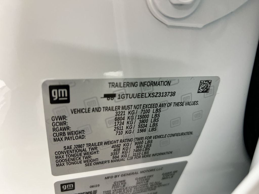 2025 GMC Sierra 1500 AT4