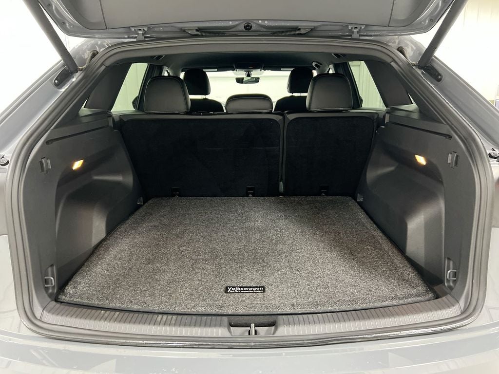 2021 Volkswagen Atlas Cross Sport 3.6L V6 SE w/Technology R-Line